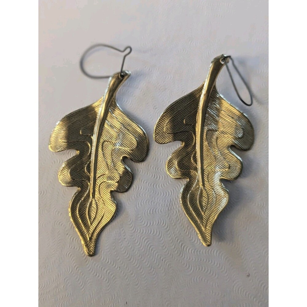 Gold Tone Leaf Detailed Textured Dangle Women’s Dangle Drop Earrings